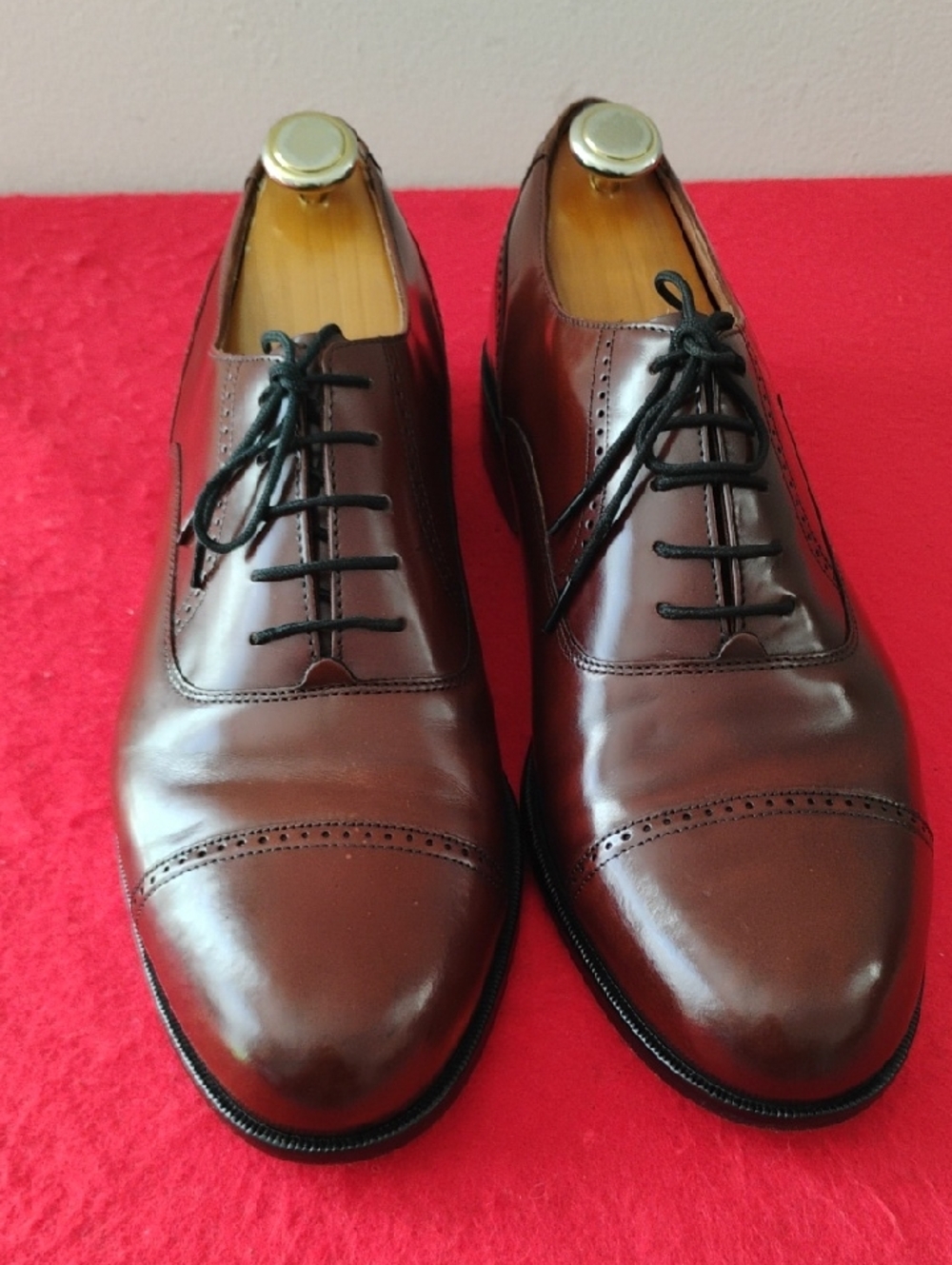Classic Men's Brown Leather Cap-Toe Oxfords